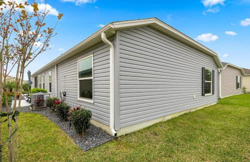 Luxe 2BR in The Villages, Mins to Eastport Town Square With Patio and Kingbed - Foto 22