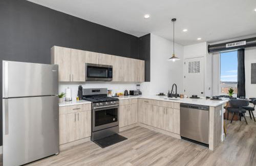 2BR, King Bd, Free Prkn, Gym, NYC View, 8min Train - Foto 23