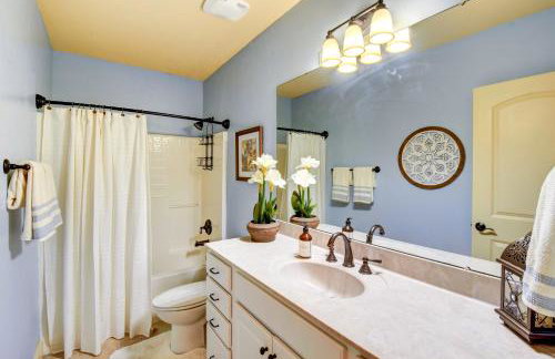 West Union Townhome with Patio and Lake View - Foto 28