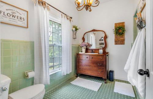 King suite-Sitting area-Backyard views-The Blooming Garden - Foto 7