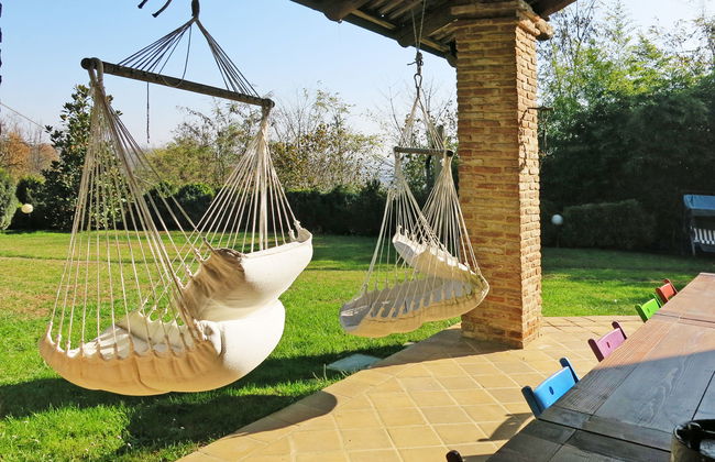 4 bedroom House in Capriglio with private pool and garden - Photo 7