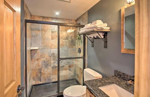 Slopeside Burke Mtn Condo with Amenity Access! - Foto 12