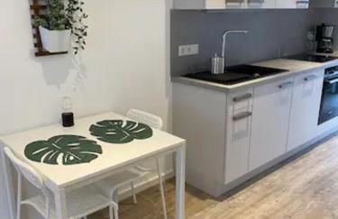 BG Living & Hosting - Stylish Luxury Apartments in the City Center - Parking, WiFi & Washing Machine - Foto 25
