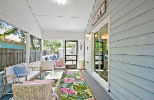 3BR Family Getaway Steps to Sand & Sun - Foto 8