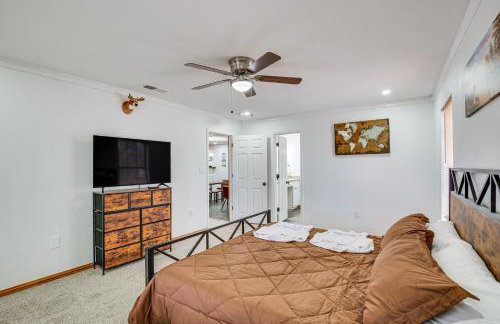 Near Lake Fork Home with Fire Pit in Yantis! - Foto 13