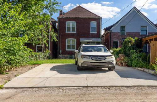 Spacious and Cozy St Louis Gem ABODEbucks - Photo 43