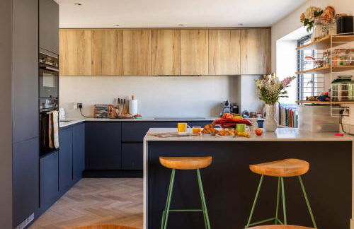 Stylish Family Home with Garden - Foto 3