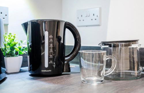 TheCountingSheep - Heathrow in 15 mins - Glass Balcony - Dedicated Workspace - Foto 30