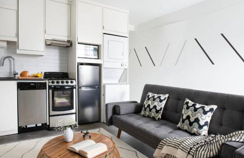 *NEW* The Layla: Rooftop | Walkable | Downtown - Photo 17