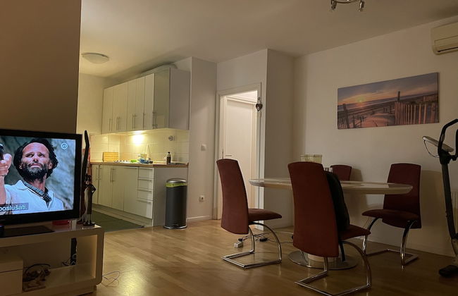 Large Modern 75m2 Flat and Free Parking - Foto 8