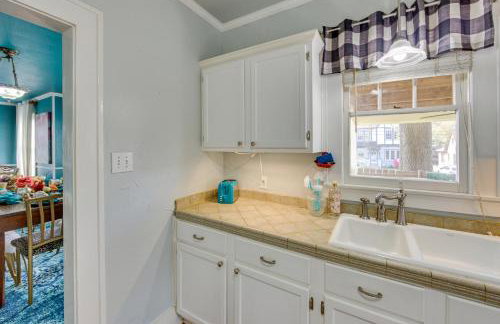 The Pink Azalea - Tyler Home with Yard and Patio! - Foto 11