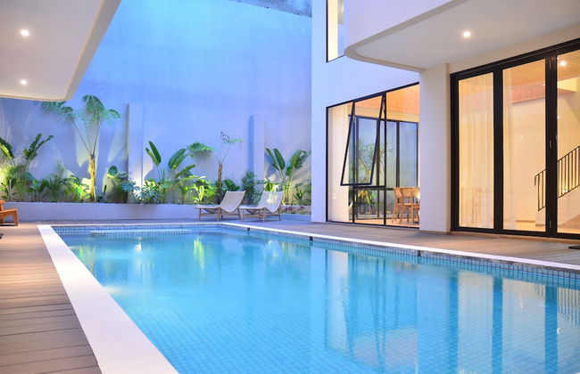 Maplewood Mountain 9BR with Heated Pool - Photo 36