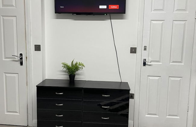 BV Lush Studio At Queensgate Huddersfield - Foto 13