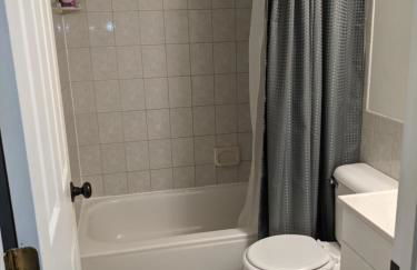 Beautiful Large Residential Home - Photo 37