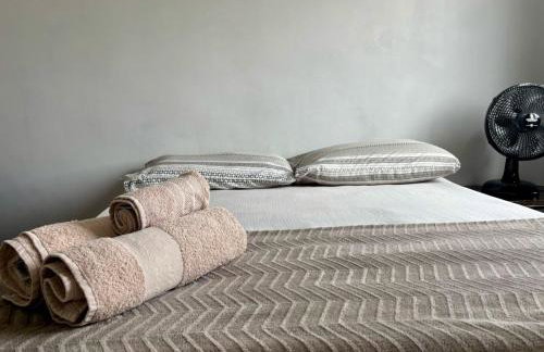 Apto 3 quartos próximo aeroporto net 500 Mb, garagem e smart tv - Foto 7