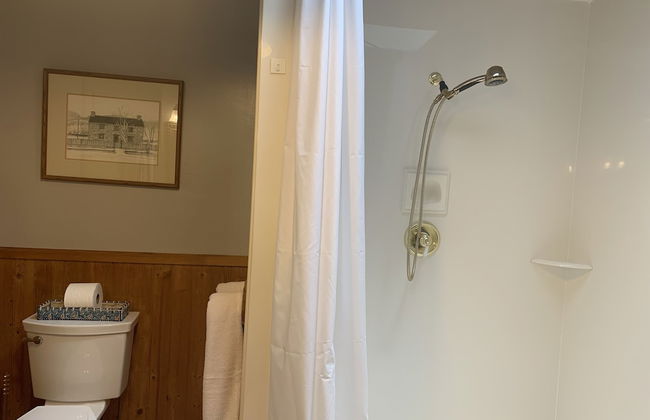 The Cottage @ 241 North - Foto 24