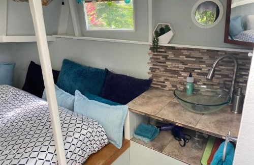 Cozy jungle boat hideaway with stunning ocean view - Foto 10