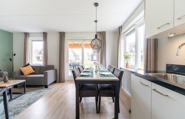 Luxurious Holiday Home With Parking - Photo 31