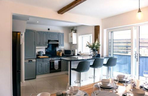 4 bedroom - Sleep 9 home in Cheadle Staffordshire - Alton towers Polar Express Dimmingsdale Peak District Trentham Gardens Water World - Foto 40