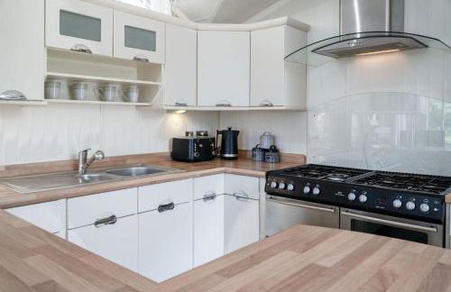 Manor 5 Lodge - 2 Bedroom Lodge - Pendine - Photo 58