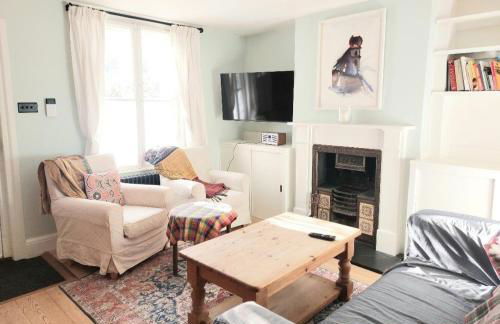 Lovely 2 bed cottage in Highgate, London - Photo 5