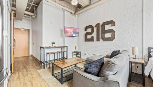 Studio Apt In DT l Parking l Fast Wi-fi l Café - Foto 2