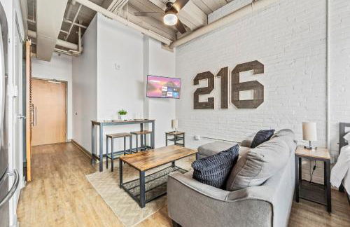 Studio Apt In DT l Parking l Fast Wi-fi l Café - Foto 2