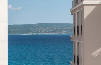 Bačvice - 2 BR , terrace,3 air conditioners, parking,elevator 3 minutes to the beach - Photo 4
