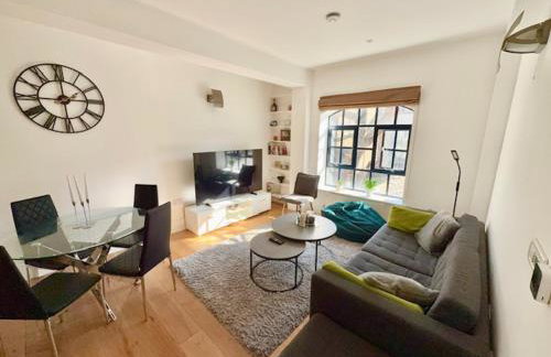 Modern 2 Bedroom Apartment in Kings Cross, London, N1 - Photo 9