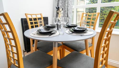 5 Min to Heathrow & Uxbridge Station with Parking - Foto 3