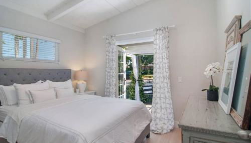 Walk to Beach, AC, Firepit, Grill - Foto 4