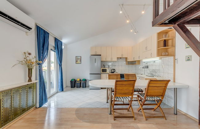 Spacious apartment Zvone with 3 balconies and parking - Foto 10