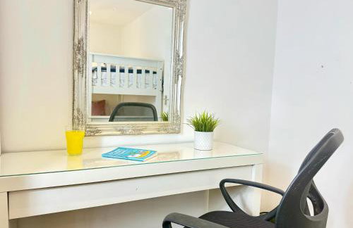 Evergreen Lodge - Two Bed Lux Flat - Parking, Garden, Patio, WIFI, Netflix - Close to Blenheim Palace & Oxford - F3 - Photo 24