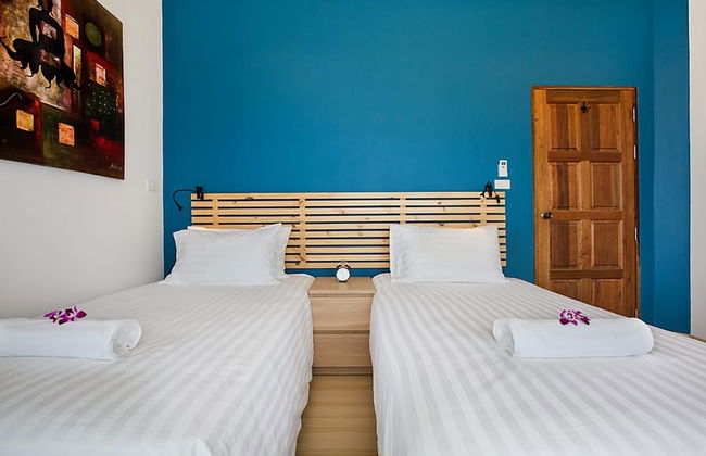 The Moonrakers - Photo 3