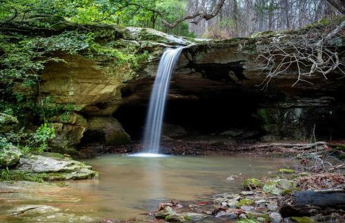 Stunning Cabin with Spa Perfect for Outdoor Sports in Carbondale, Illinois - Foto 34