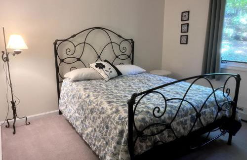 Tranquil NH Lakehouse Escape - Foto 23