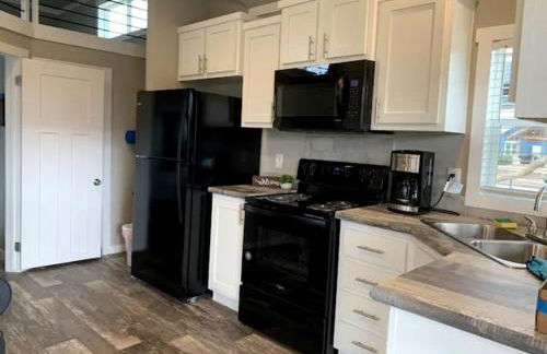 Modern Tiny House Rental Perfect for Glamping near Austin - Foto 8