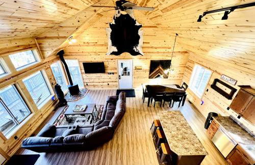 Outstanding Retreat with Dock, Game Space and Lake Views in Wisconsin - Foto 59