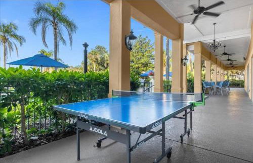 Stylish 3 bd townhouse near Disney with private pool. - Photo 45