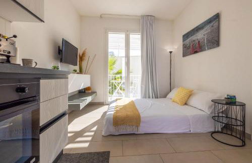 Tramonti Incredibili in Piscina - Apartment8 con AC WiFi in Residence - Foto 25