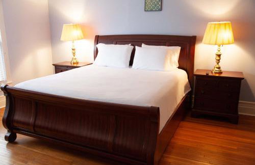 Lakeview on Main Pool Fire Pit and Walkable - Foto 12