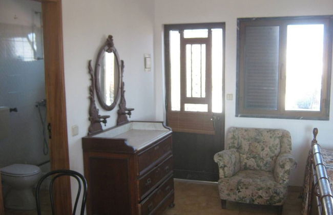 Room in Guest Room - Private Room on a Terrace With Garden - Photo 2
