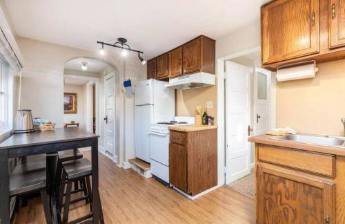 Historic Avenues Downtown w Dedicated Workspace - Foto 10