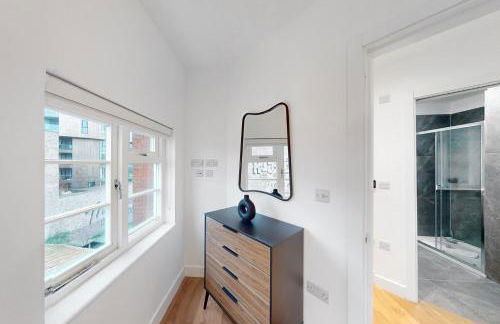 Stylish & Spacious Modern Apartments near Dalston Kingsland Station - by Short Stories London - Foto 25