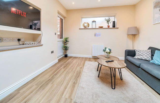 London Street Apt By REDWOOD STAYS - Photo 12