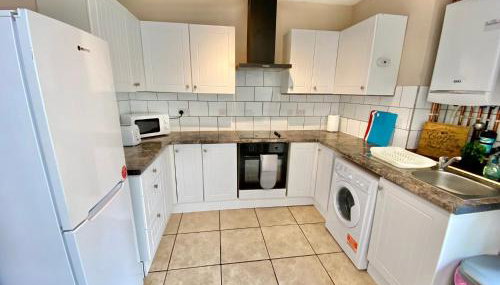 EasyRest House 1 Grantham - 6 Beds & Free Parking - Spacious & Comfy - Access to A1, Town Centre & Shops - Foto 4