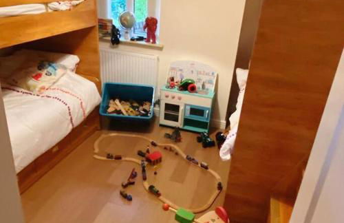 Luxury 4-5 Bed Home with Games Room and Balcony - Foto 21