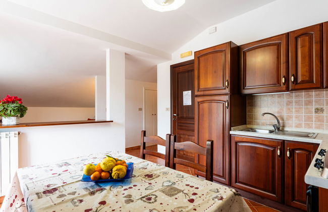 2 bedroom Apartment in Diano Castello with swimming pool and garden - Photo 2