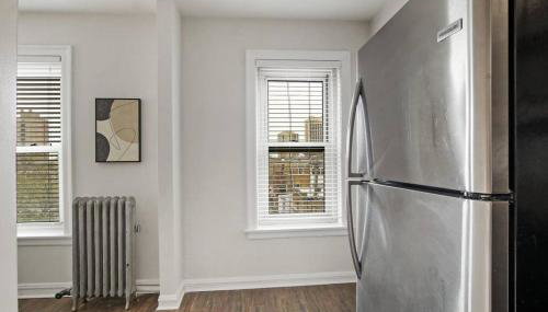 Sleek & Functional 2-Bedroom Apt - Hyde Park 405 - Photo 4