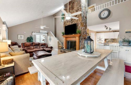 Lakefront Home Dock Covered Deck Fire Pit Dogs OK - Foto 12